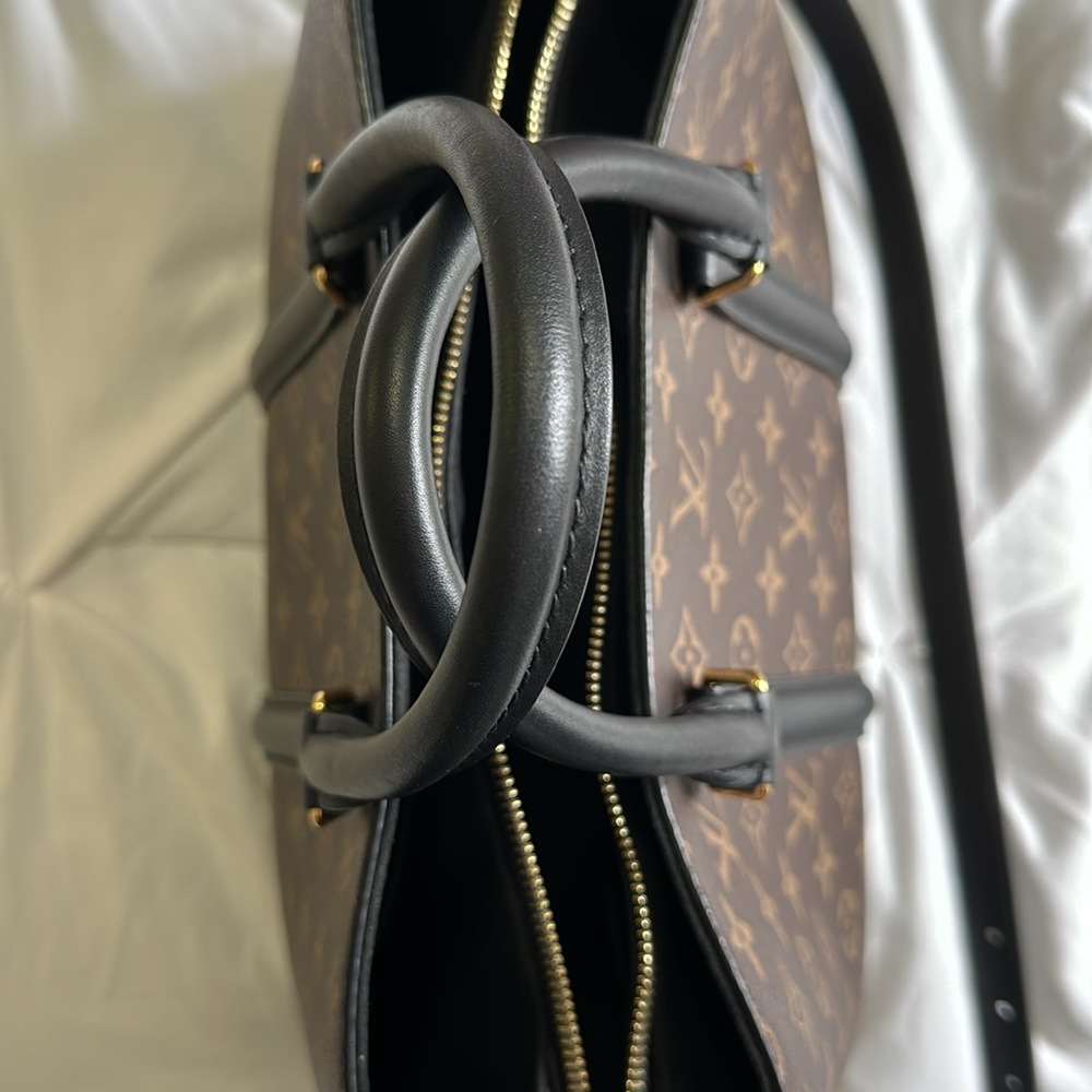 Soufflot MM Tote monogram canvas - Picture 10 of 16